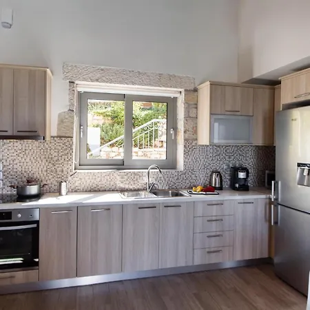 فيلة Stamatina By Vintage Travel